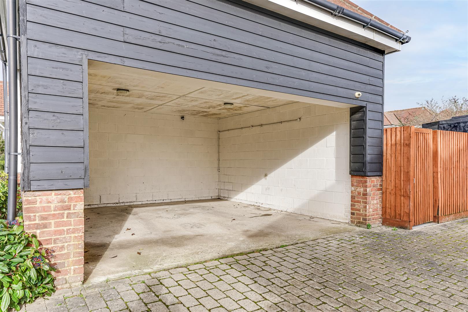 Walter Mead Close, Ongar Bricks.